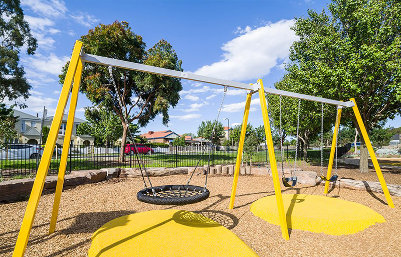 3. 悬浮秋千 3. 悬浮秋千